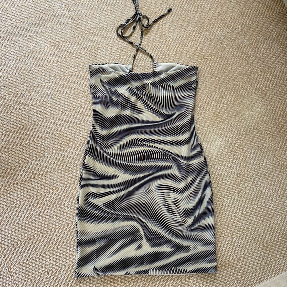 Tic Toc small boutique multicolored (blues and tan) lined pattern mini dress - Picture 2 of 3